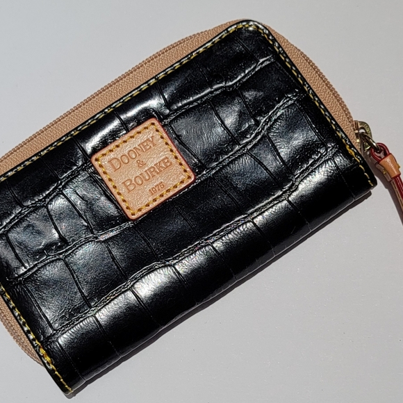 Dooney & Bourke 1975 Wallet - Picture 6 of 10